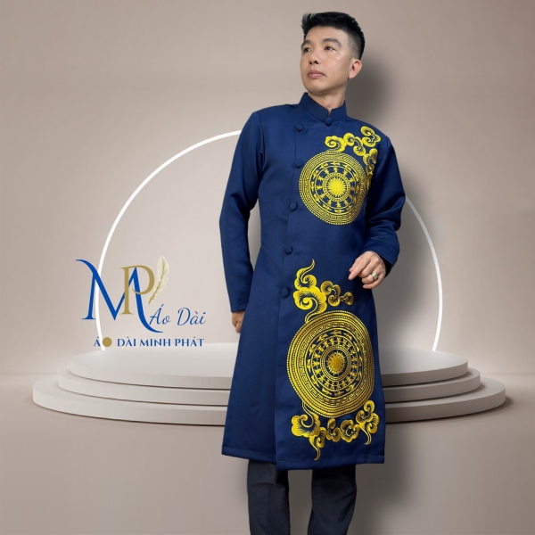 Áo Dài Cách Tân Nam Chất Liệu Taffta Cao Cấp ( Dày, Mịn) Thêu Trống Đồng MPT1025